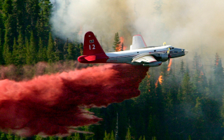 Illustration for article titled The Comprehensive Flight Club Guide To Damn Near Every Firefighting Aircraft